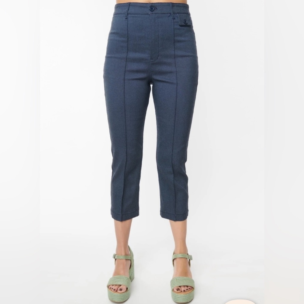 Unique Vintage Denim & Rainbow Pocket Capris - Picture 2 of 6